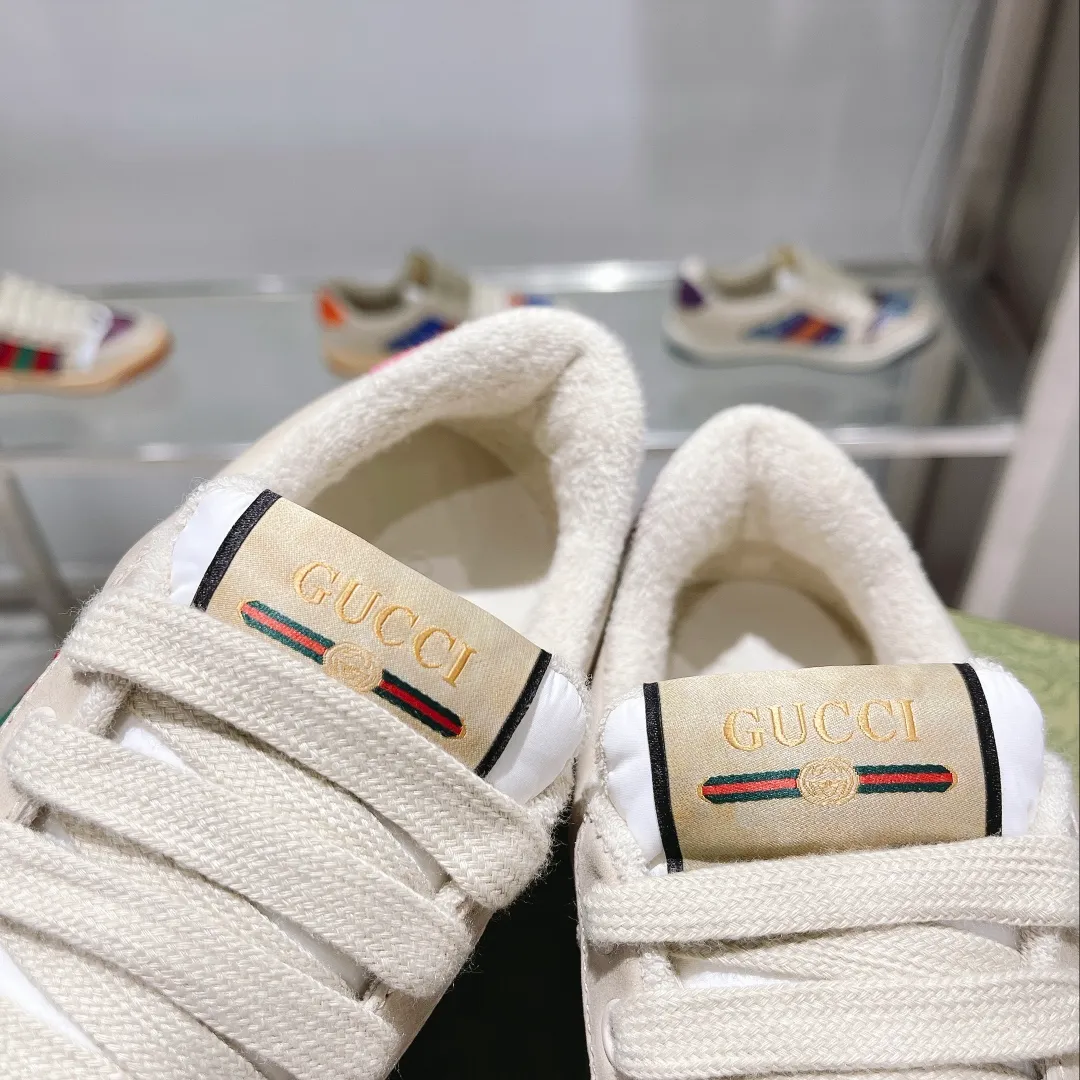 👟👟Ex-factory price 480👟👟 GUCCI’s first generation of dirty shoes was born, adding a star to the luxury world Trendy brands, alternative, magical, retro, etc. are integrated into one. The contrasting colors of cowhide fabrics stimulate the vision. Various combinations and various techniques. ✍ Among them, the Gucci logo pattern is interspersed with design, which is vivid. The cowhide punching process is retro and old, and the logo element of trendy men and trendy women. Original original and correct lining, imported fiber towels, more comfortable, shoe packaging technology increases comfort, beautiful on the outside, more beautiful on the inside, spiritual design 🌼The feet are made of beige matte cowhide, with contrasting distressed fabrics, skillful workmanship, overall color balance, imported pure T👟👟Ex-factory price U sole, no impurities, clear texture, orderly arrangement, wear-resistant and non-slip. Couple model: 34-45